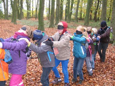 Kinder im Blindgang